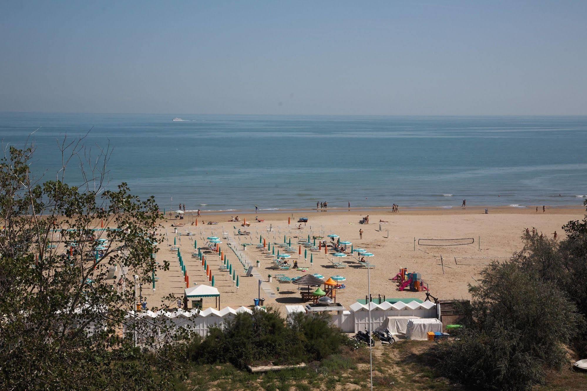 Noha Suite Hotel Riccione Exterior photo